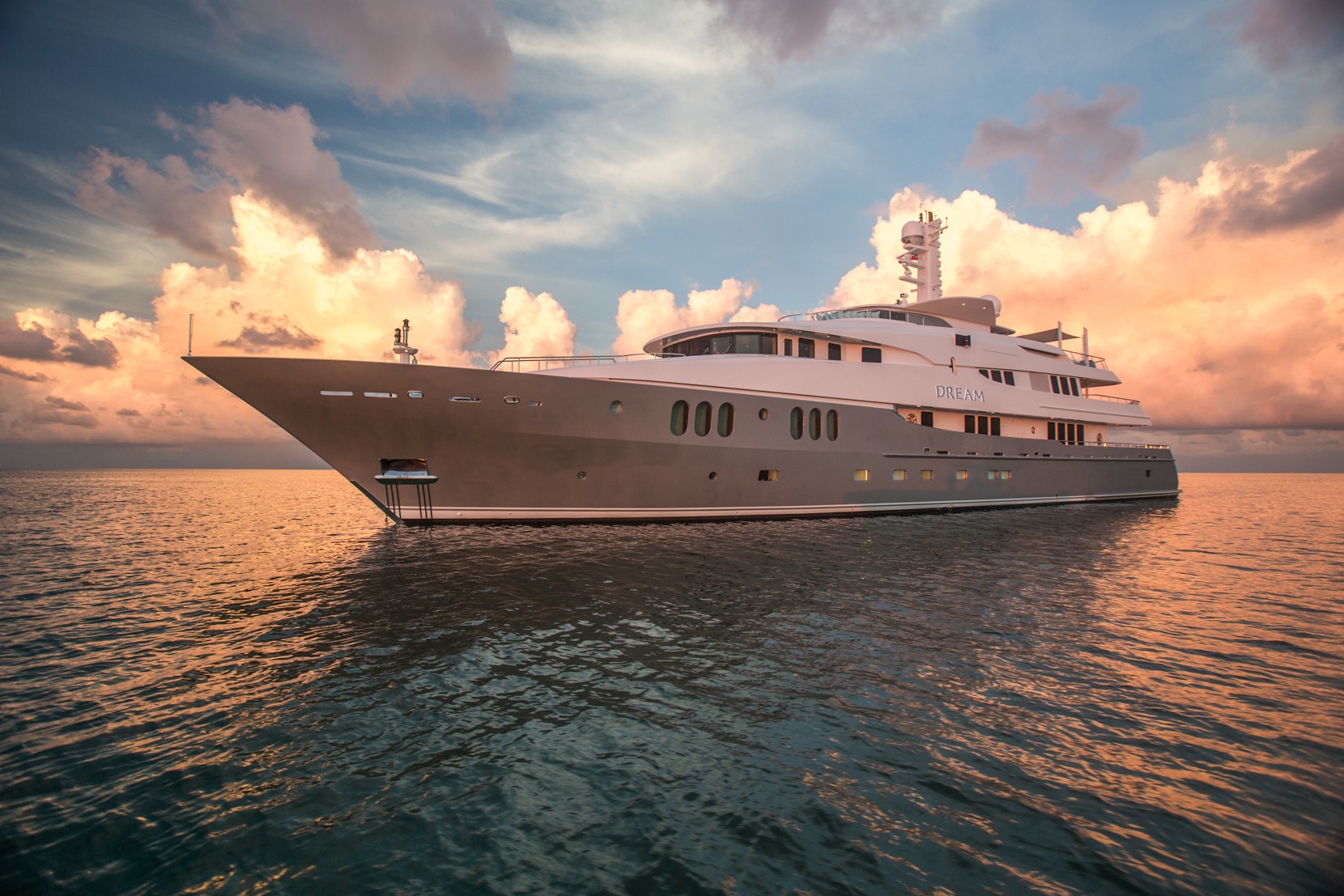 dream yacht charter stockholm